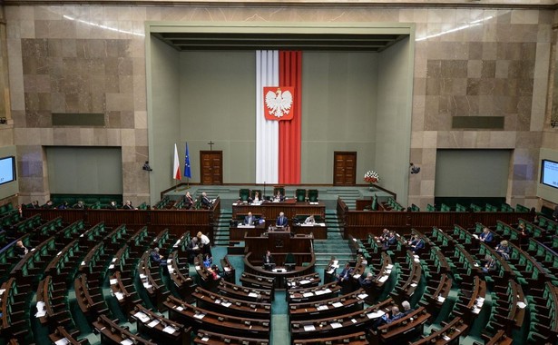 Mocne słowa w czasie nocnych obrad. "Trybunał wzięliście szturmem. Biuro Rzecznika chcecie wziąć głodem". Poseł domaga się inspekcji...