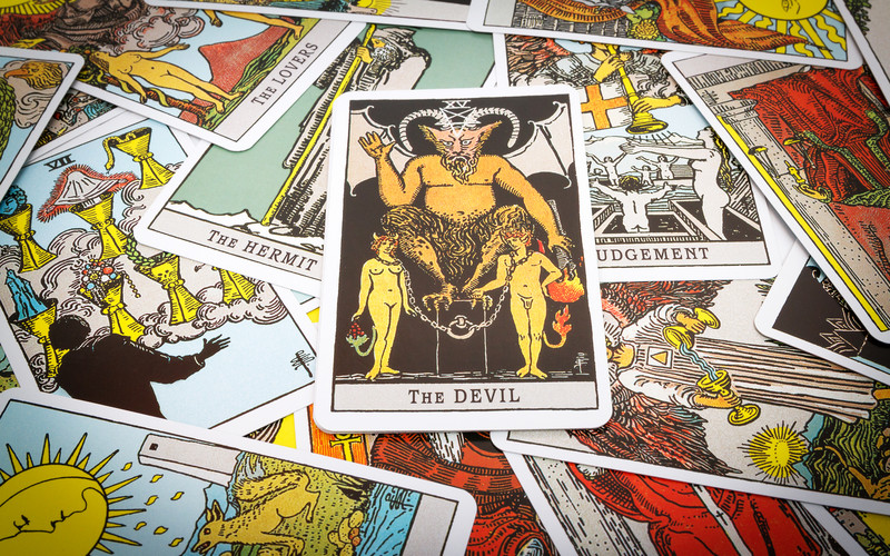 Diabeł – znaczenie karty tarota w miłości, finansach i ogólne
