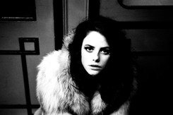 Nowa dziewczyna Piratów z Karaibów wybrana. To śliczna Kaya Scodelario [ZDJĘCIA]