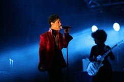 Agencja AP o przyczynie śmierci Prince'a: Zmarł po przedawkowaniu opioidów