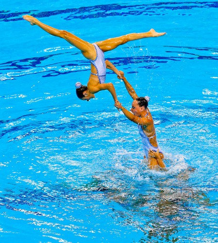 Balet w wodzie, czyli pływaczki synchroniczne w akcji