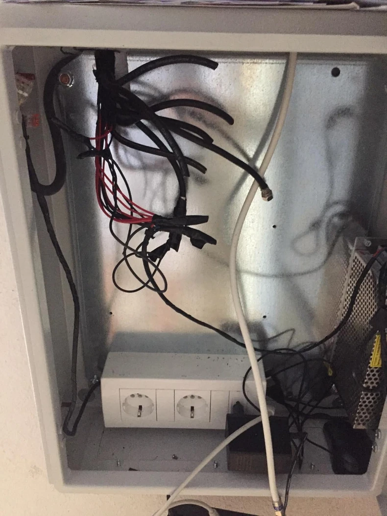 Tamara Đurić - isečena struja u stanu 