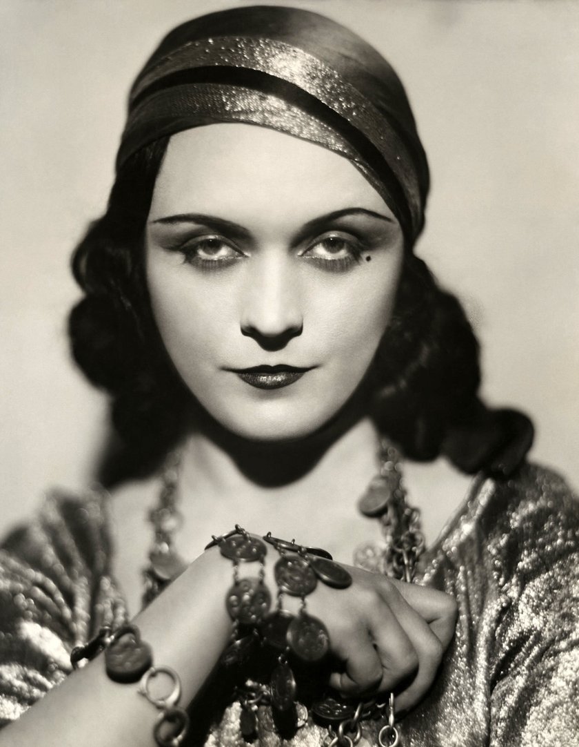 Edyta Herbuś jako Pola Negri