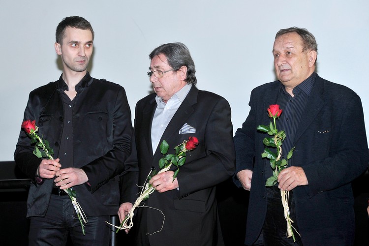 Robert Olech, Janusz Gajos, Kazimierz Kaczor na premierze filmu 'Układ zamknięty'