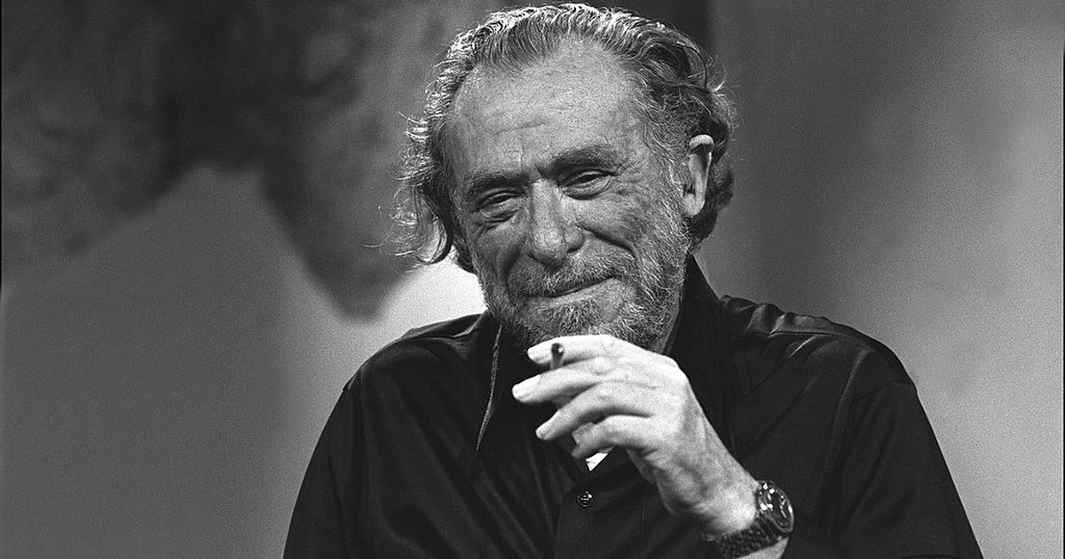 Charles Bukowski.  Estaba escrito en su lápida: No lo intentes