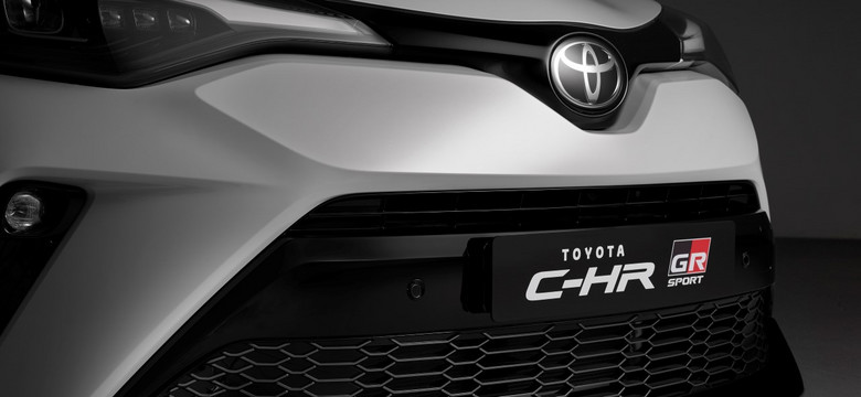 Nowa Toyota C-HR jak Corolla. W ładniejszej karoserii lepsze osiągi i wyposażenie