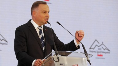 Duda żartuje o wieku emerytalnym i zakładaniu cewnika. Dostało się Tuskowi