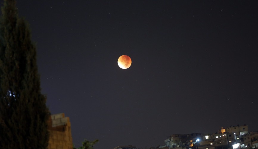 Zaćmienie Księżyca widoczne nad Damaszkiem w Syrii