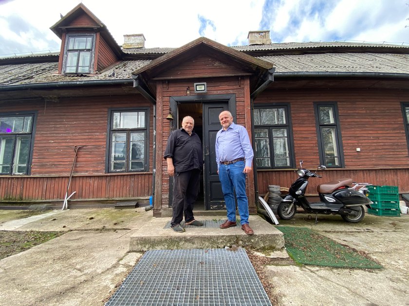 Prof. Leon Tarasewicz i Paweł Kowal