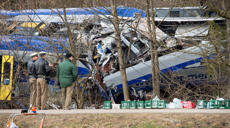 11-en haltak meg a vonatbalesetben /Fotó: MTI