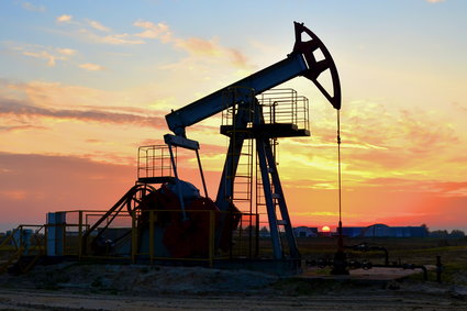 Ropa naftowa drożeje na światowych rynkach. Co z cenami paliw?