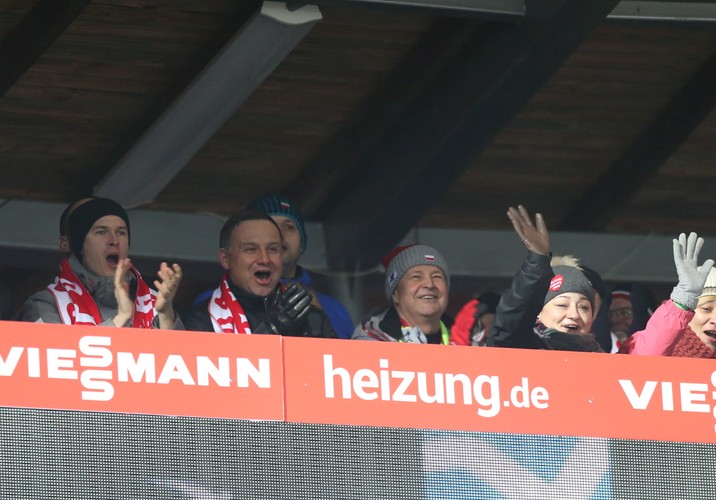 Prezydent Duda wzoruje się na Kwaśniewskim i Komorowskim. Lansuje się na sukcesach Stocha