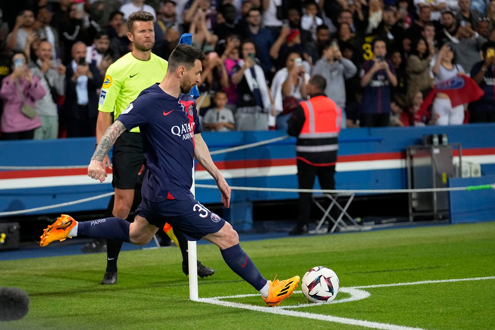 Lionel Messi v drese PSG.