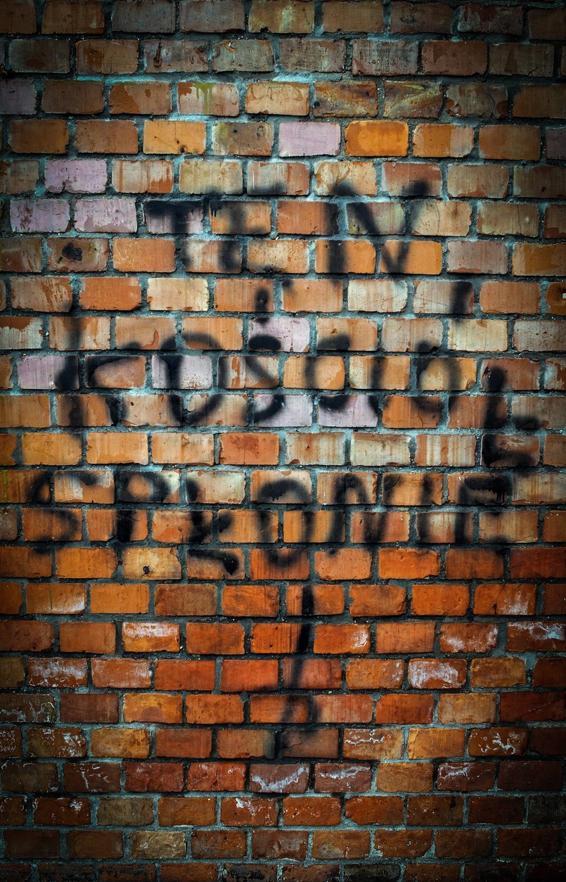 "Ten kościół spłonie", "Zabić chrześcijan" - takie napisy na ścianach świątyni zaobserwowali częstochowscy wierni. Hasła i satanistyczne symbole wymalowano najpewniej w nocy. Sprawą zainteresował się konserwator zabytków oraz policja...