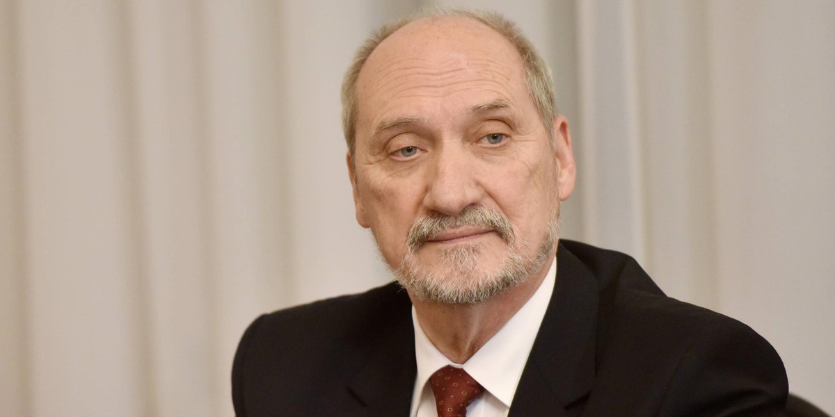 Macierewicz zaprezentował „raport techniczny"