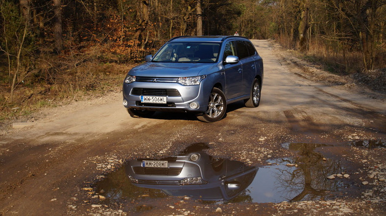 Wygodny SUV pod napięciem - Mitsubishi Outlander PHEV