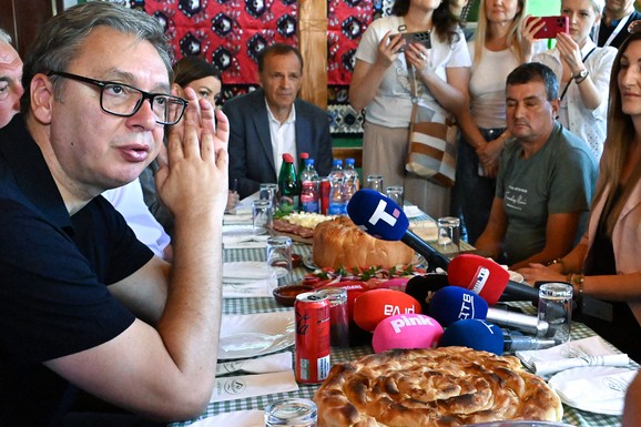 "Veće plate za lekare 20 odsto"! Vučić najavio novo povećanje primanja za medicinare u ruralnim područjima