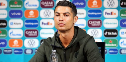 Euro 2020. Gniewny gest Ronaldo na konferencji prasowej przed meczem Węgry-Portugalia. Zezłościł się przez butelki [FILM]