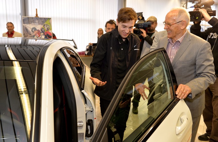 Kamil Stoch odebrał swojego nowego mercedesa