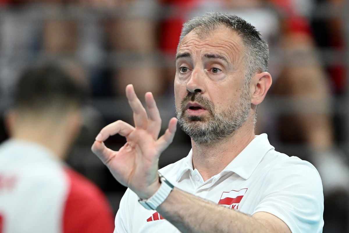 Trener reprezentacji Polski Nicola Grbic podczas meczu towarzyskiego siatkarzy z Japonią