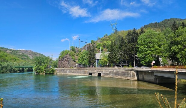 Saobraćaj se preusmerava na alternativne pravce