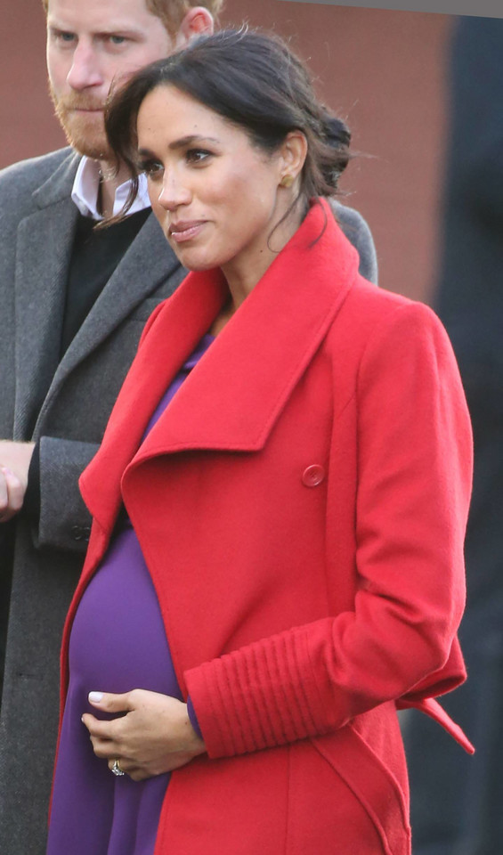 Księżna Kate w fioletowym komplecie. Inspirowała się ostatnią stylizacją Meghan?