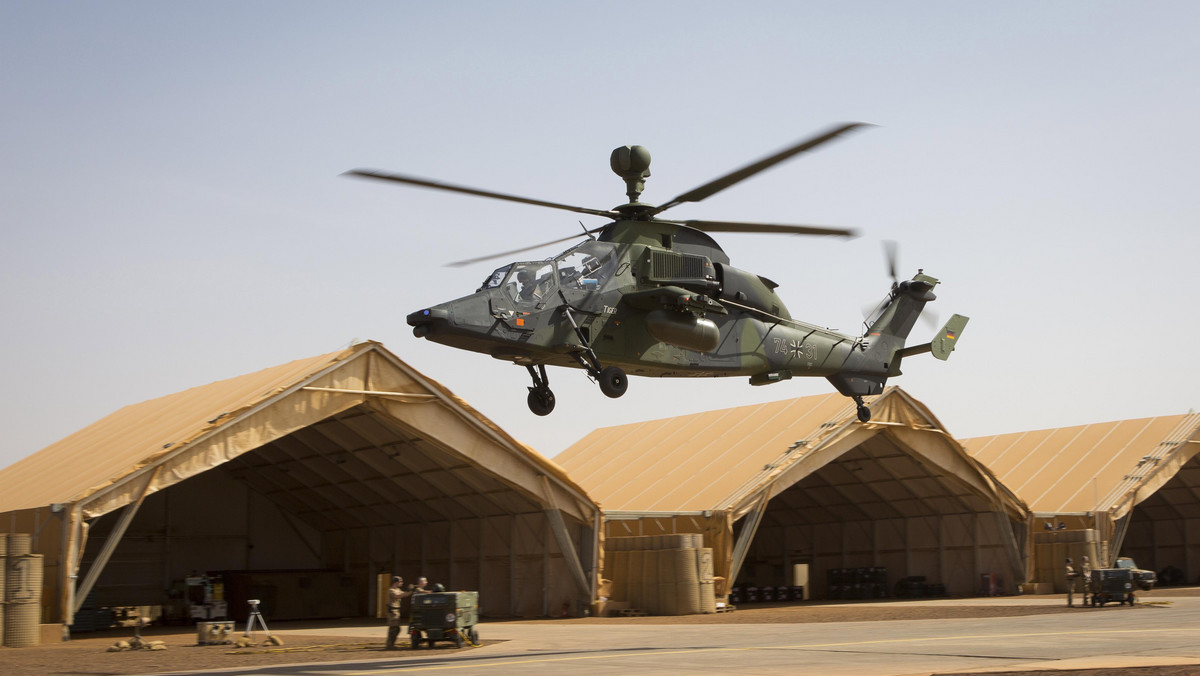 Śmigłowiec bojowy niemieckich sił zbrojnych Eurocopter Tiger rozbił się w środę w Mali, a obaj członkowie jego załogi zginęli - poinformowała na briefingu prasowym w Berlinie minister obrony Niemiec Ursula von der Leyen.