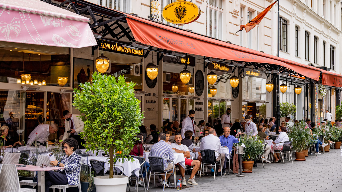 Austria. Niezaszczepieni nie wejdą do kawiarni i restauracji w Wiedniu