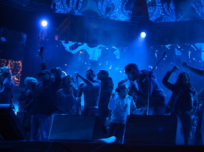 Tricky wśród fanów, których zaprosił na scenę