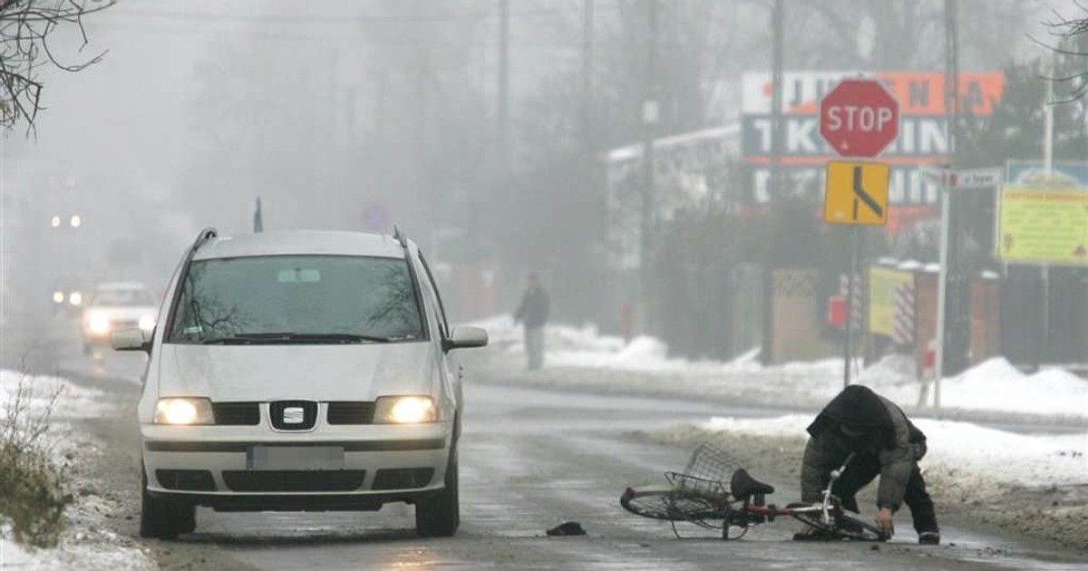 Część Polski zagrożona gołoledzią. Strażacy apelują do mieszkańców