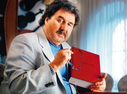 Krawczyk miał trudne relacje z synem. Smak ojcostwa poznał dzięki adoptowanym córkom