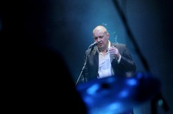 Uciekając od akademii. Marek Dyjak 'Gintrowski' [RECENZJA]