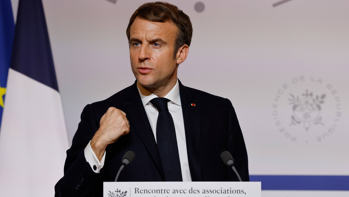 Macron uderza w platformy internetowe i zagraniczną "propagandę" medialną