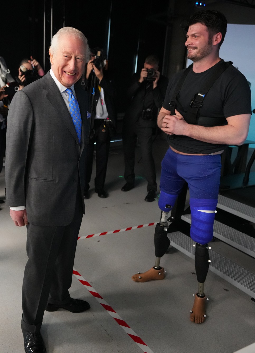 David Henson, volt katonatiszt és parasportoló beszélget Károly királlyal