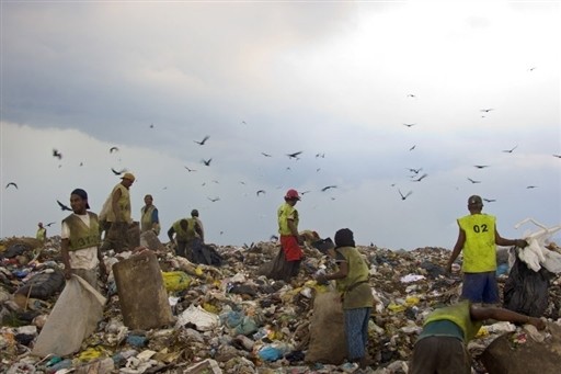 SMIECIARZE BRAZIL RIO GARBAGE DUMP