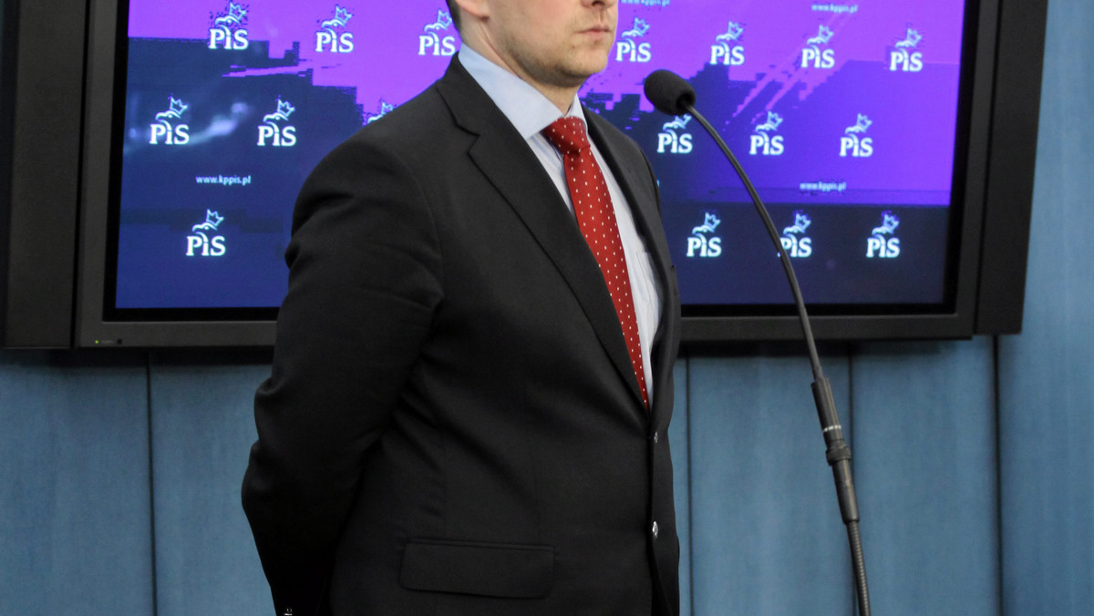 Marek Opioła (PiS) został wybrany w środę na szefa sejmowej Komisji ds. Służb Specjalnych. W ramach półrocznej rotacji na tym stanowisku zastąpił dotychczasowego szefa Konstantego Miodowicza (PO).