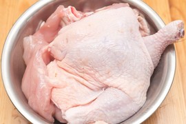 Ovaj deo piletine mnogi obožavaju, a prepun je PARAZITA I BAKTERIJA: Nikako ga ne valja jesti