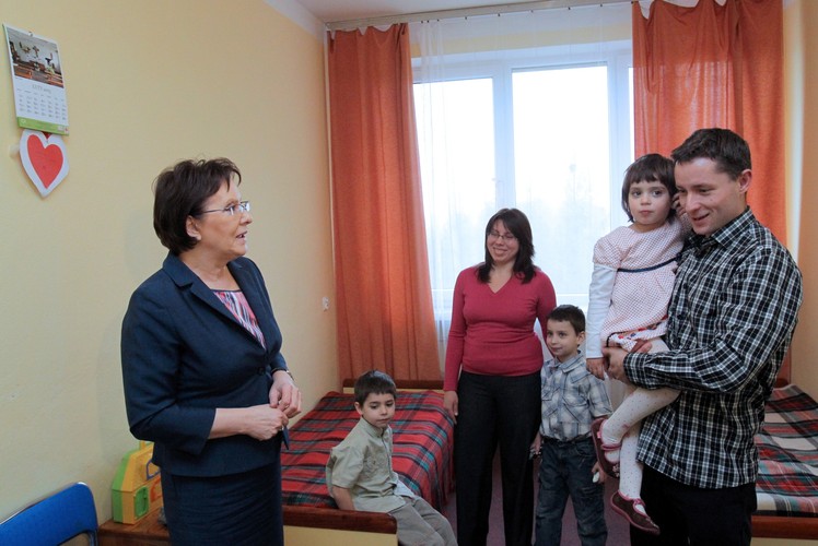 Ewa Kopacz u ewakuowanych z Donbasu