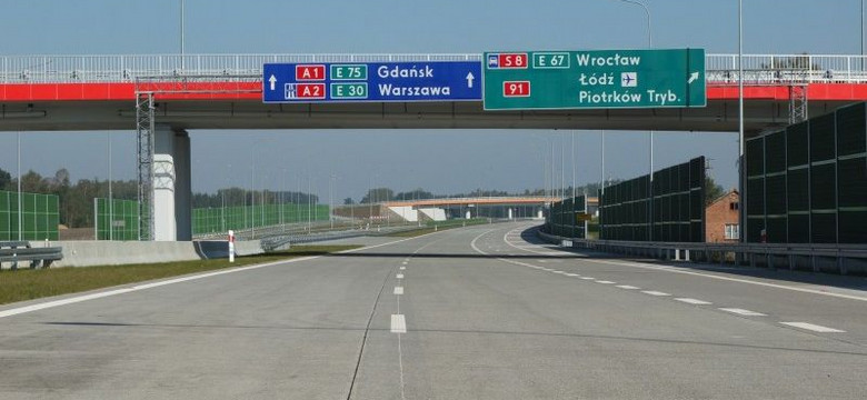 Kibole Wisły na autostradzie A1 zaatakowali policjantów, bo pomylili ich z... kibicami innej drużyny