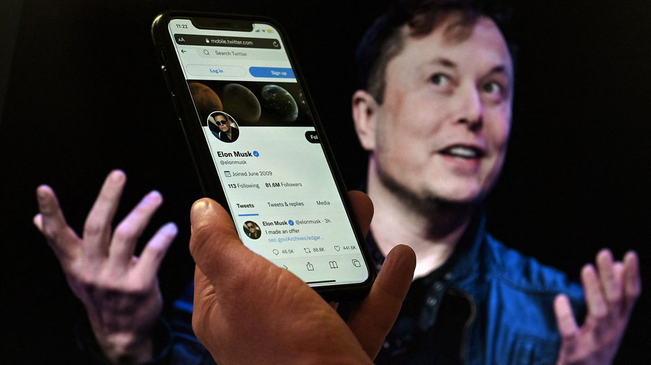 Elon Musk sprzedał pakiet akcji Tesli, by zabezpieczyć się na ewentualną konieczność zakupu akcji Twittera