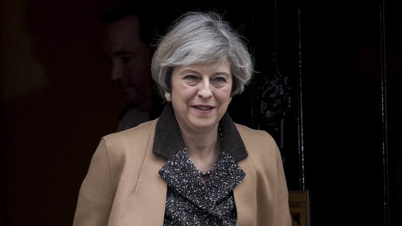 Premier Wielkiej Brytanii Theresa May zapowiedziała, że pod koniec marca powiadomi parlament o tym, kiedy uruchomiła art. 50 Traktatu Lizbońskiego w sprawie formalnego rozpoczęcia procesu wychodzenia jej kraju z Unii Europejskiej.