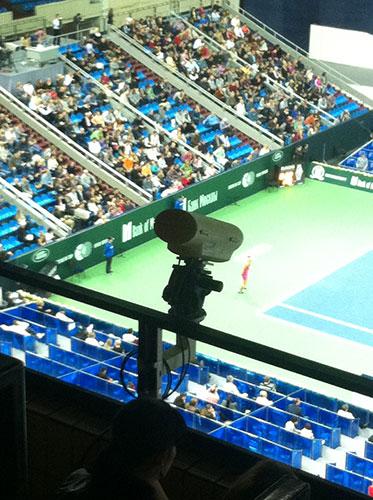 Kamera wykorzystywana przez system sokolego oka w tenisie. Fot. JukoFF / Wikimedia Commons, CC BY-SA 3.0