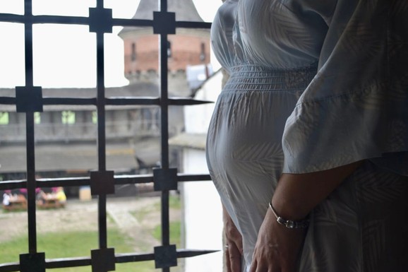 Kako izgleda život trudnica i porodilja koje su u zatvoru i njihovih beba: Sve vreme su zajedno, ali čim napune 2 godine sledi BOLNI RASTANAK