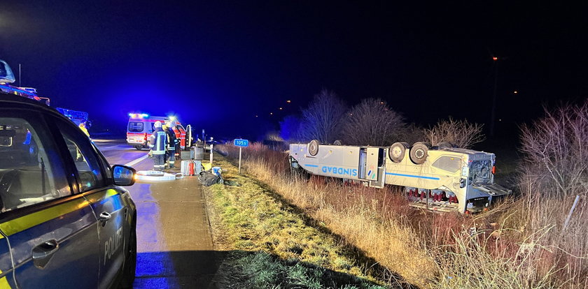 Wypadek polskiego autokaru w Niemczech na A2. Wielu poszkodowanych. Mamy oświadczenie przewoźnika