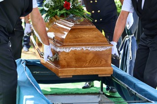 Zasiłek pogrzebowy bez decyzji ZUS. Nowelizacja przyjęta przez Senat