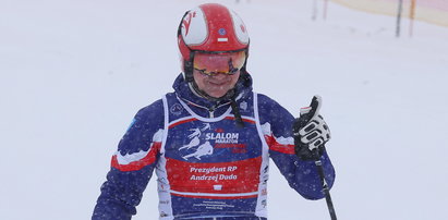 Andrzej Duda w Zakopanem szaleje na nartach. Został nawet kapitanem drużyny