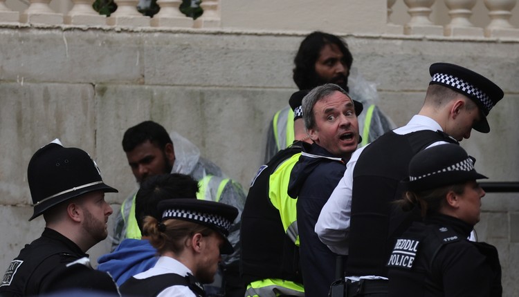 Aresztowania przed i podczas koronacji Karola III. Policja wyjaśnia...