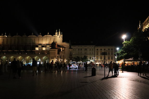 Kraków nocą 13 sierpnia br. 