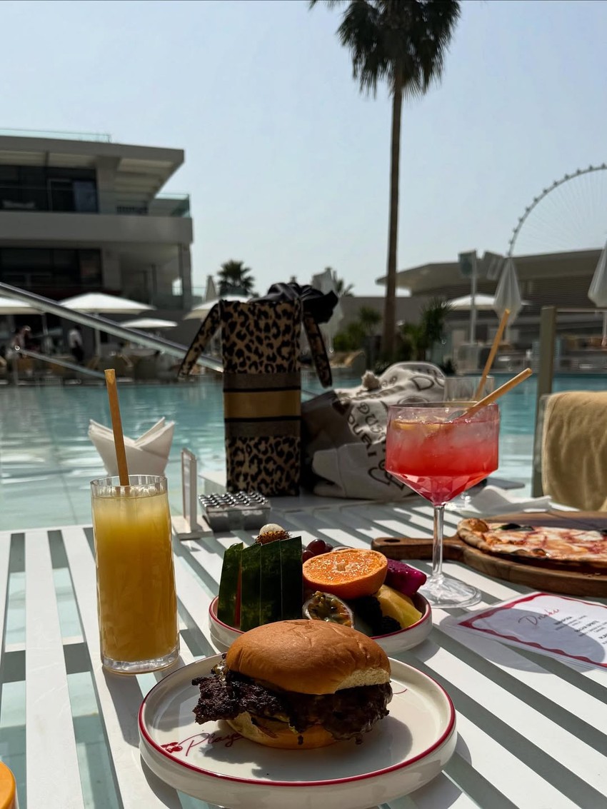 Šuškalo se da Srpkinji preti zatvor u Emiratima, a ona se sad skinula na plaži i ovako se baškari