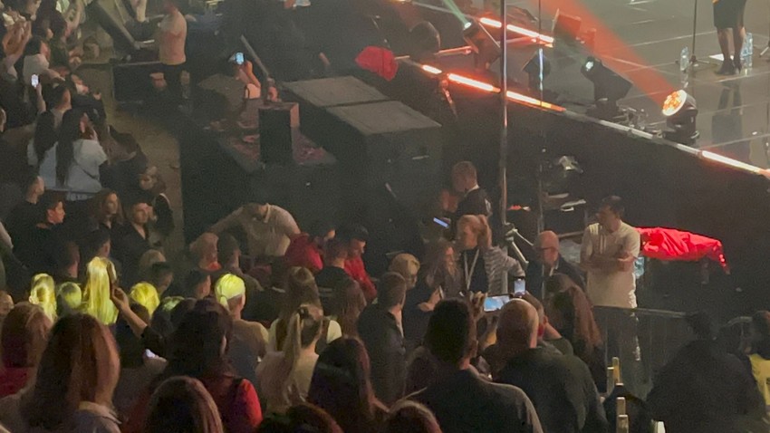 Ženi u publici pozlilo na Merlinovom koncertu